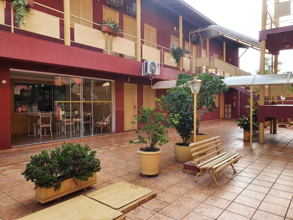 Hotel Sta Monica Marilia Bagian luar foto